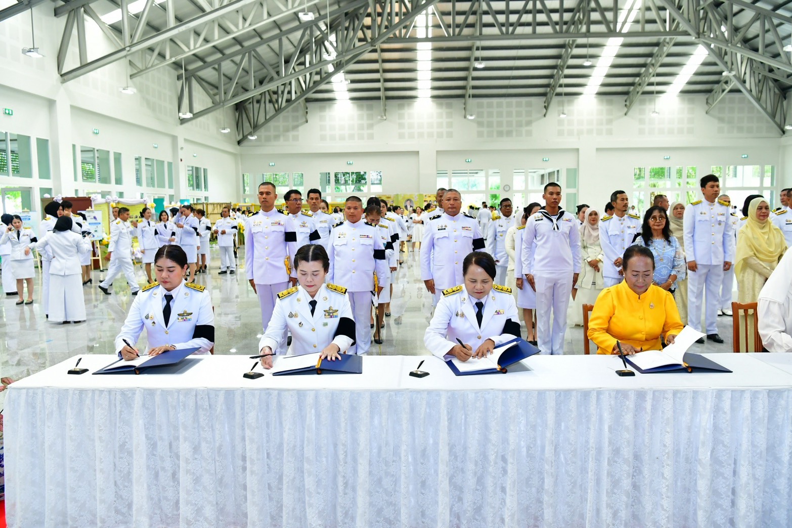 แขวงฯ นราธิวาส ร่วมพิธีลงนามถวายพระพรชัยมงคล เนื่องในโอกาสวันเฉลิมพระชนมพรรษา พระบาทสมเด็จพระเจ้าอยู่หัว 28 กรกฎาคม 2569