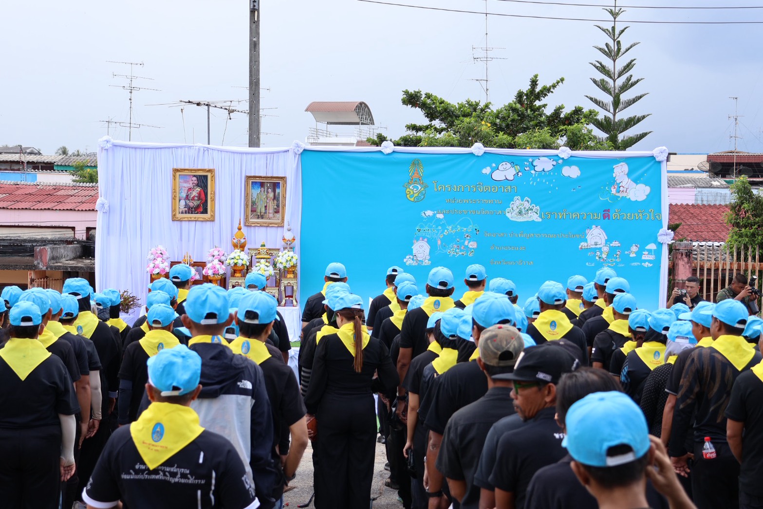แขวงทางหลวงนราธิวาส ร่วมกิจกรรมจิตอาสาบำเพ็ญสาธารณประโยชน์ เนื่องในวันคล้ายวันสวรรคต พระบาทสมเด็จพระจุลจอมเกล้าเจ้าอยู่หัว รั